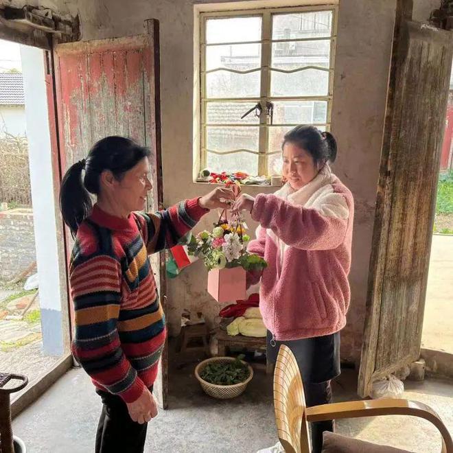 “花香怡人缤彩纷呈”三星镇残联开展花艺技能培训(图2)