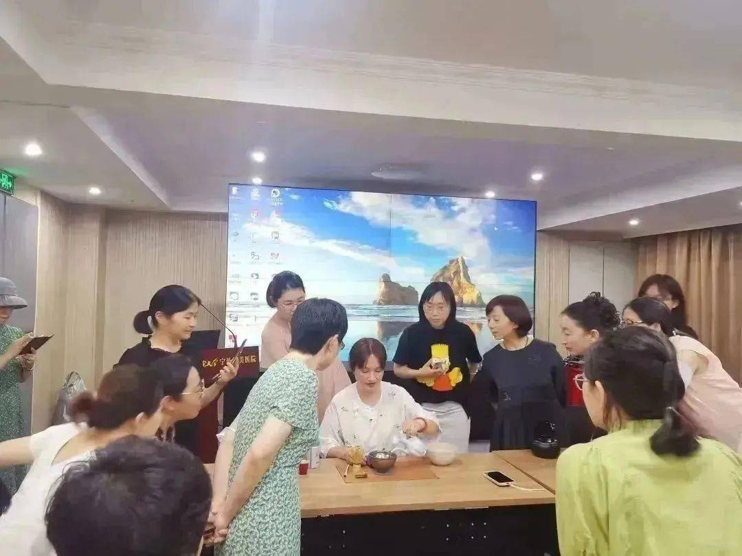 屡屡花香艺术生活--院工会花艺协会招新啦！(图2)