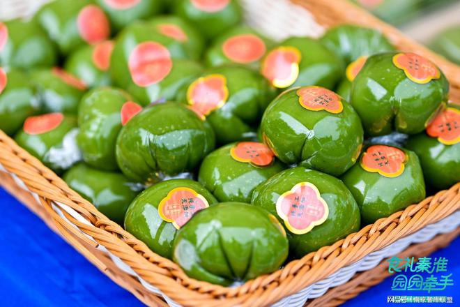 助农又惠民“食礼秦淮 园园牵手”走进公园 把实惠装进市民菜篮子(图3)