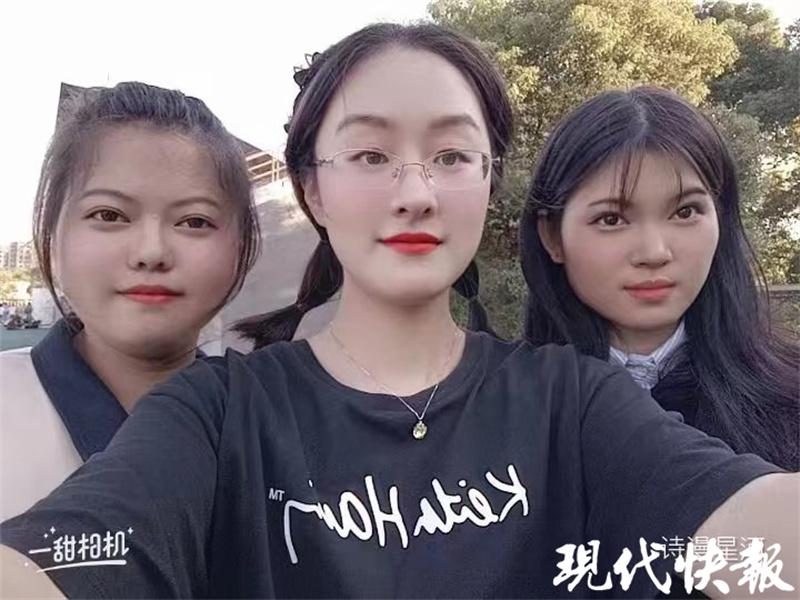 三年看了180本书！女大学生收到特殊毕业礼物(图3)