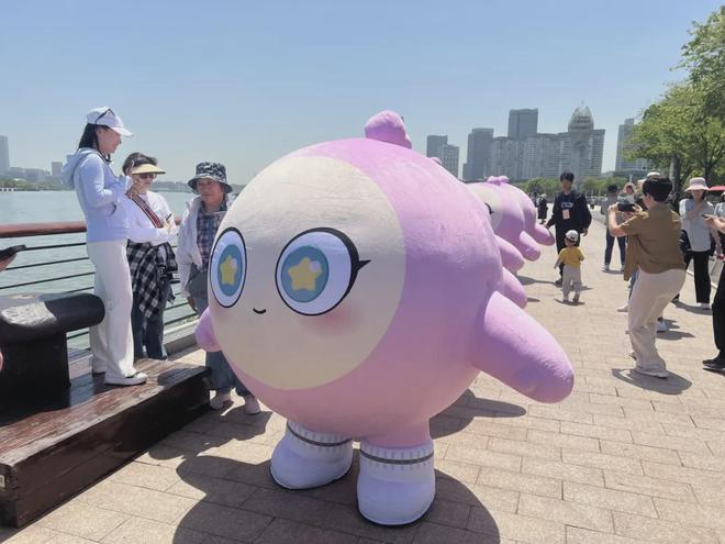 赏春意做手作玩游戏赢好礼……魔都花漾市集逛出花样(图10)