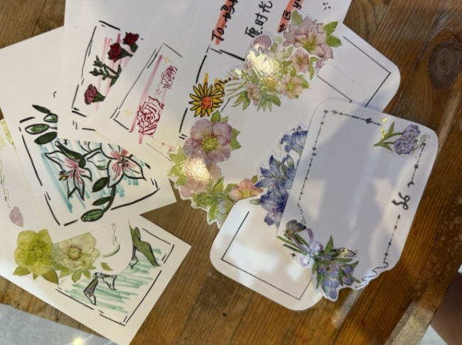 母亲节鲜花金饰美妆销量火爆 创意礼品走俏市场(图2)