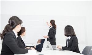 礼品行业市场深度分析2024:节日经济带动鲜花、蛋糕等礼物品类销售火爆(图3) 礼品行业市场深度分析2024:节日经济带动鲜花、蛋糕等礼物品类销售火爆(图3)